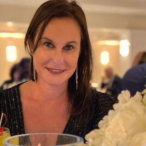 Meet your Posher, Elena